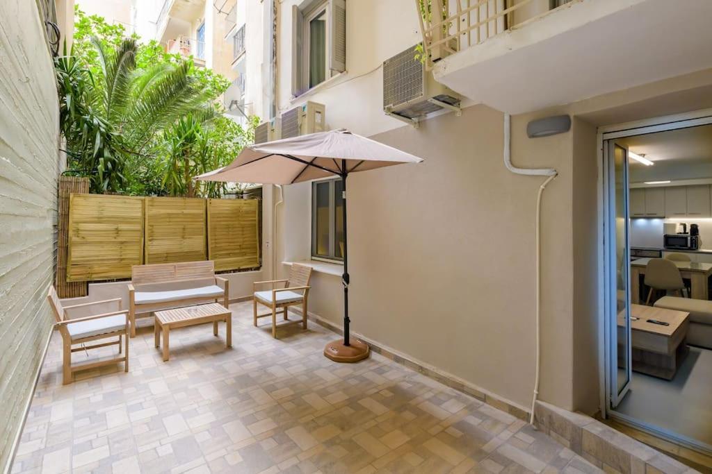 Appartamento Beautiful Underground Nest With Prv Terrace Atene Esterno foto