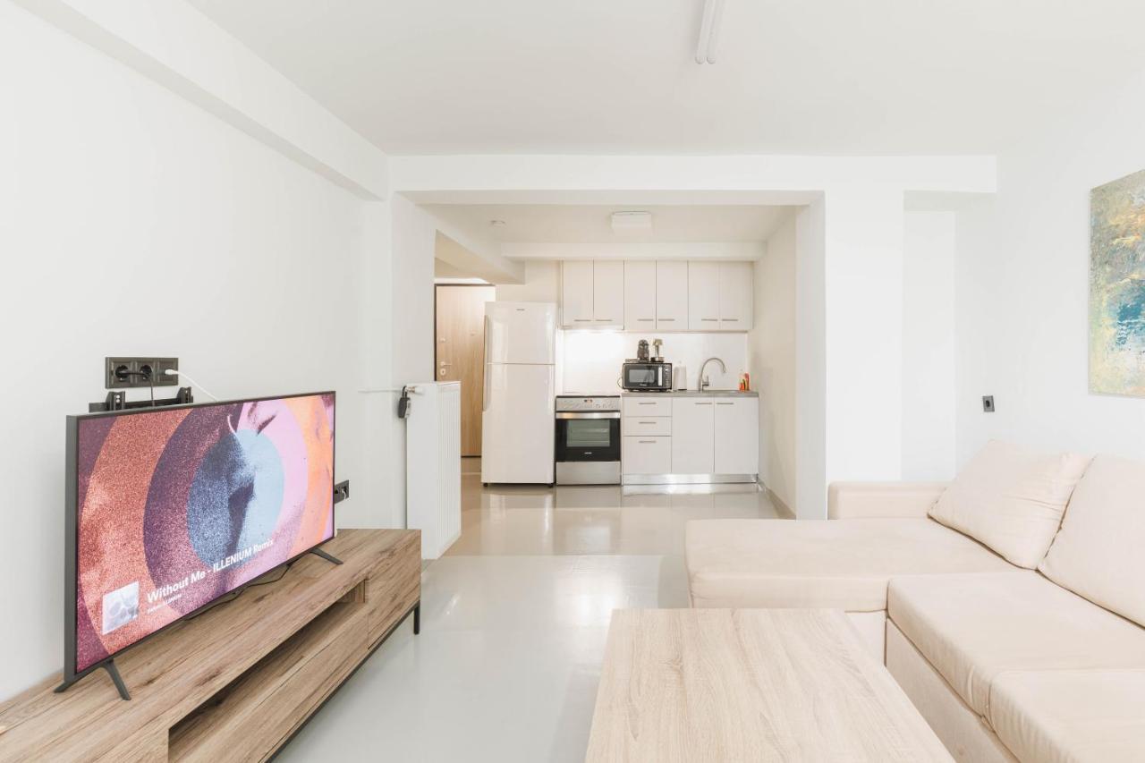 Appartamento Beautiful Underground Nest With Prv Terrace Atene Esterno foto