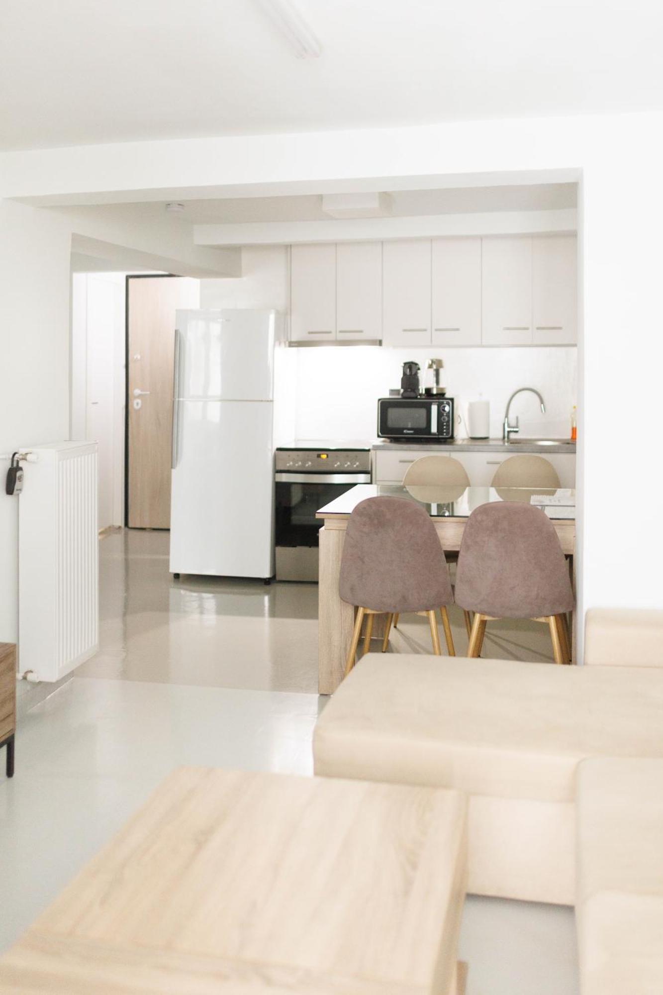 Appartamento Beautiful Underground Nest With Prv Terrace Atene Esterno foto