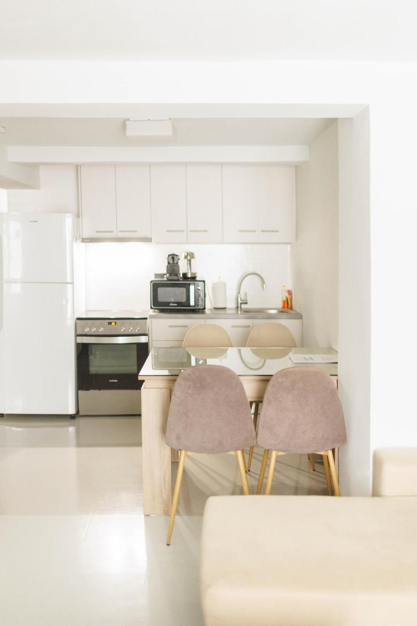 Appartamento Beautiful Underground Nest With Prv Terrace Atene Esterno foto