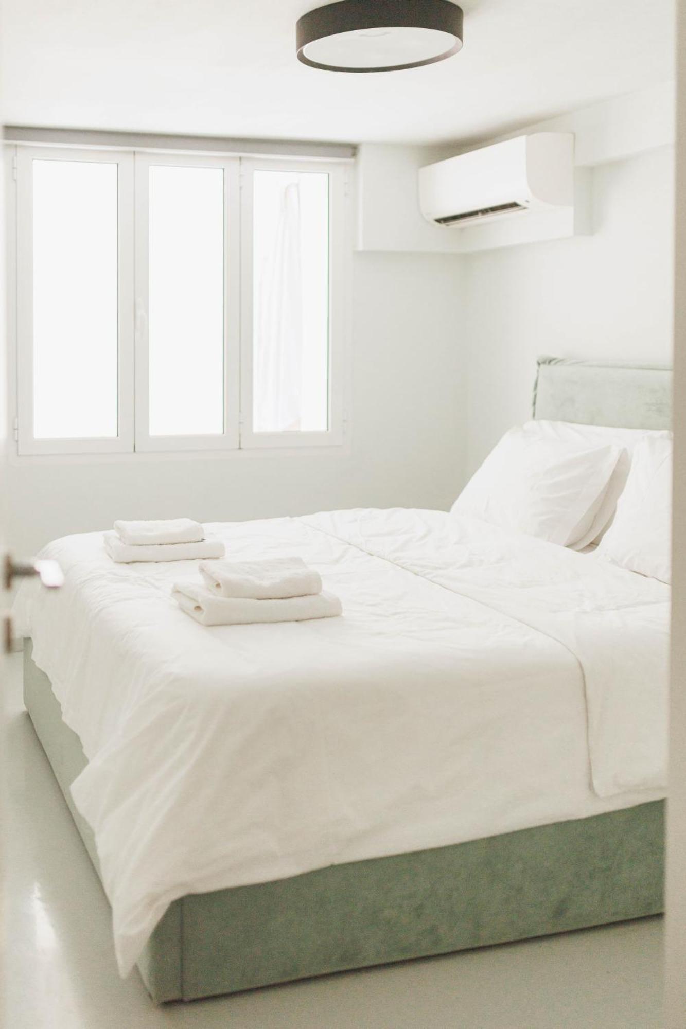 Appartamento Beautiful Underground Nest With Prv Terrace Atene Esterno foto